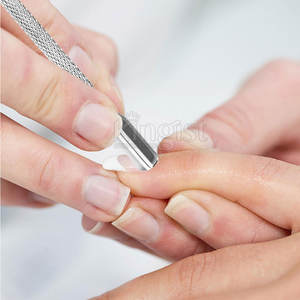 Empujador de Cutículas Preciso con Curva Suave para una Preparación Perfecta, Empujador de Cutículas de Forma Clásica con Tacto Suave - Product Image 4