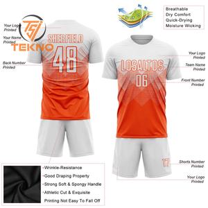 Uniforme de football d'équipe personnalisable 100% polyester couleur noire avec logo OEM Service Football Sport conçu au Pakistan - Product Image 2