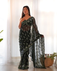 El último Sari de trabajo bordado de secuencia de seda Georgette de diseñador por Fab Zone - Product Image 2