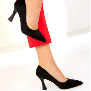 Chaussures à talons aiguilles classiques pour femmes, 9 cm, en cuir, bout pointu, décoration en strass, fermeture à enfiler, pointures 36-40, fabriquées en Turquie - Product Image 1