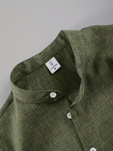 Conjunto de dos piezas de ropa de calle de verano para hombre de estilo urbano, camisa con patrón de rayas, pantalones cortos, traje combinado, logotipo de colores personalizados 100% - Product Image 4