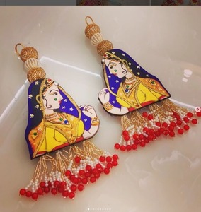 Rajasthani Trending Dulha Dulhan MDF Fondo colgante de madera Decoración DE BODA colorida para el hogar Aplicación Estilo de arte - Product Image 1