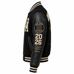 Blouson universitaire premium en cuir noir avec corps en laine et patchs brodés, style bomber, streetwear universitaire, fabricants OEM ODM - Product Image 3