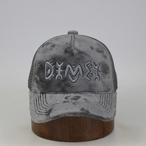 Casquette de camionneur en maille Gorras à 5 panneaux avec broderie de logo personnalisé Casquettes de camionneur en velours à bord incurvé de haute qualité - Product Image 1