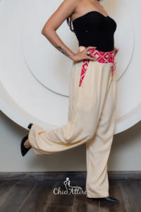 Pantalón recto de algodón para mujer de gran venta con cintura bordada en contraste, pantalones cómodos de verano en Beige, azul y Azul Marino - Product Image 4