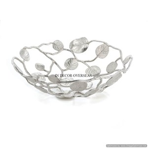 Finition argentée Texture martelée polie brillante Forme ronde Bol en métal de qualité supérieure avec poignées de designer de couleur noir et or - Product Image 2