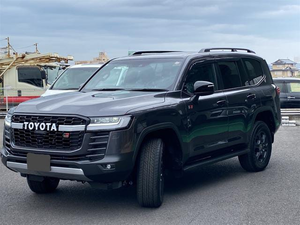 SUV tout-terrain 4x4 turbo diesel 2024 |   Véhicule à transmission automatique lourde |   Voiture utilitaire de luxe - Product Image 2