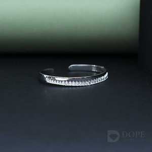 Pulsera rígida de diamante cultivado en laboratorio de pera de una sola línea en oro macizo de 14kt con diseño exclusivo y para cada ocasión - Product Image 5