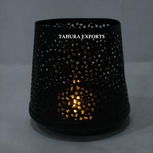 Porte-bougie en métal durable pour un usage quotidien à la maison, apportant une lumière douce, un décor intérieur moderne, rustique ou traditionnel - Product Image 1