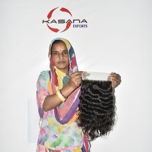 Lot de Cheveux Humains Naturels Vierge Vietnamiens 100% Non Traités, Style Ondes Profondes Lâches, Cuticules Alignées, Ondes Dee Wave 7*7, Vente en Gros - Product Image 5