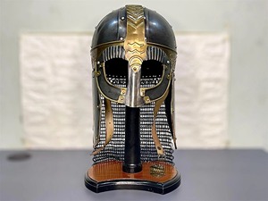 Disfraz de casco vikingo Medieval Diy con cadena de metal y cuchillos medievales tempranos, soporte OEM personalizable - Product Image 4