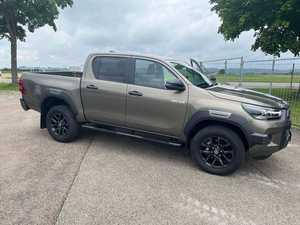 HILUX SUV USADO 4x4 AWD >8L 2024 Asientos de Cuero Control de Crucero ACC Automático Cámara Trasera 360° Pantalla Táctil 4.5L Euro IV - Product Image 2