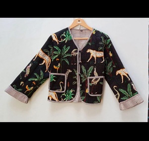 Vente en gros et fabrication de veste indienne en coton matelassé fait à la main veste vintage en coton Kantha réversible bord brut bord libre - Product Image 2