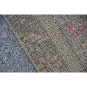พรมวินเทจตุรกีขนาดเล็ก 1.5x3.7 ฟุต สีน้ำตาลชมพูลายจุด - Product Image 5