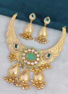 Ensemble de collier en fusion de doublet et de polki de qualité supérieure fait à la main, design magnifique, parfait pour les mariages, les occasions festives, les tenues de soirée - Product Image 6