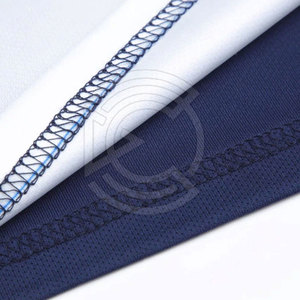 Ensemble d'uniformes de football personnalisés, tissu de haute qualité, respirant et léger, adapté aux entraînements des équipes - Product Image 6