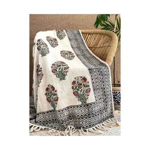 ผ้าห่มนุ่มสบายสีน้ำตาล ผลิตจากเส้นใยรีไซเคิล ขนาด 60x80 นิ้ว ได้รับการรับรองมาตรฐาน GOTS จากอินเดีย เหมาะสำหรับผู้ซื้อที่ต้องการตกแต่งภายในอย่างยั่งยืน - Product Image 6