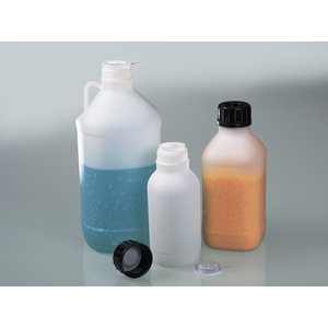 ขวดพลาสติกทรงสี่เหลี่ยมสำหรับสารเคมีและน้ำมันในห้องปฏิบัติการ โดย Burkle GmbH - Product Image 2