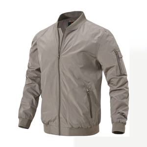 เสื้อแจ็คเก็ตบอมเบอร์ผู้ชาย คอจีน มีฮู้ด ทรงเข้ารูป สไตล์ลำลอง ซิปหน้า เหมาะสำหรับกิจกรรมกลางแจ้ง สไตล์ไฮสตรีท สำหรับฤดูใบไม้ร่วงและฤดูหนาว - Product Image 4