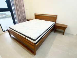 Table de chevet moderne et élégante à 3 tiroirs en teck Fonction de rangement de luxe de style traditionnel européen pour la chambre et le salon - Product Image 4