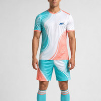 Tenue de football respirante et personnalisable, conçue pour une mobilité et une sécurité optimales, adaptée aux équipes professionnelles adultes.
