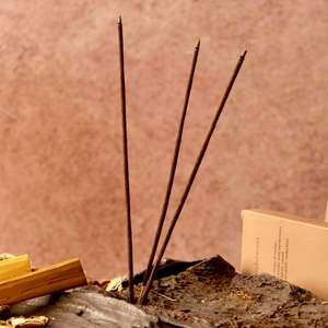 Emballage personnalisé Bâtonnets d'encens naturel de qualité supérieure Parfums de flore de sandale Utilisation aromatique de marque supérieure - Product Image 4