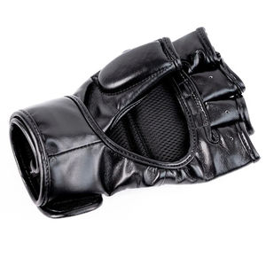 Service OEM Gants de grappling MMA thermiques d'hiver sur mesure Évacuation de l'humidité Léger Cuir Gants UFC Concevez les vôtres - Product Image 4