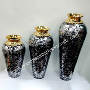 Elegante florero de hierro costero alto esmalte antiguo estampado oro acentos decoración del hogar centro de mesa de boda suministro al por mayor - Product Image 1