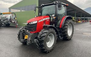 รถแทรกเตอร์การเกษตรมือสอง Massey Ferguson 5711 ขับเคลื่อนสี่ล้อ พร้อมห้องโดยสารแบบปิด เครื่องยนต์ดีเซล เหมาะสำหรับงานภาคสนาม ขาย - Product Image 4