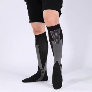 Calcetines Largos de Fútbol para Hombre de Alta Calidad, Nuevo Estilo, Color Sólido, Antideslizantes, Suministro Directo de Fábrica para Calcetines Deportivos de Fútbol - Product Image 1
