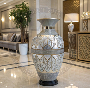 Vases à fleurs Accent conçus pour les maisons élégantes - Product Image 1