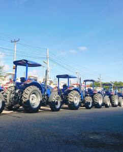 Tractores Lovol Premium de 80HP 4x4 con Cabina con Aire Acondicionado para Agricultura, Trabajo Pesado, Entrega Rápida desde Fábrica - Product Image 3