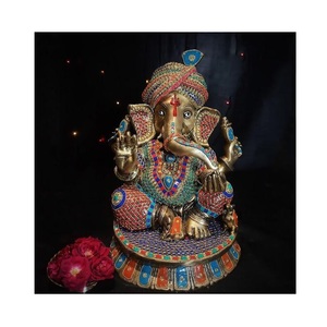 Escultura de Dios de metal de latón dorado encarna el espíritu de la antigua fe y devoción con precisión artística y elegancia - Product Image 2