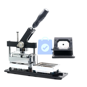 Nouvelle machine manuelle de fabrication de badges carrés OEM, presse pour 100 badges carrés vierges en plastique, ensemble de moules 1 - Product Image 2