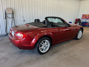 Gran Oferta: Mazda MX-5 Miata Sport RWD 2012, Impecable, Listo para Enviar - Product Image 4