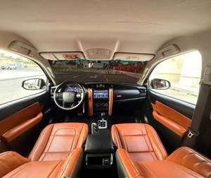 Fortuner EXR 2.7L SUV Diesel Automatique Cuir Toit Ouvrant 2019 - Product Image 4