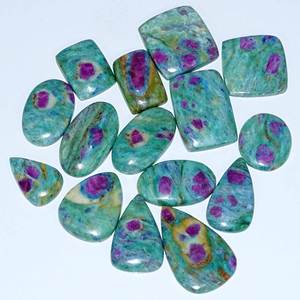 Cabujones de piedras preciosas sueltas de cuarzo fucsita rubí Natural de alta calidad AAA + tamaño de forma mixta para la fabricación de joyas - Product Image 2