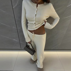 Conjunto de Dos Piezas de Punto Casual para Mujer, Otoño-Invierno 2025, Suéter con Cuello Redondo y Pantalones Rectos, Resistente al Viento y Transpirable - Product Image 3