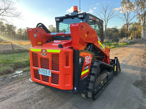 Chargeuse compacte sur chenilles Kubota SVL75-2 d'occasion, 1,8 tonne, hydraulique, diesel 75KW, moment de charge élevé - Product Image 3