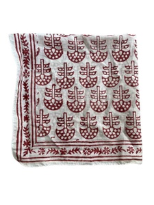 Pañuelo Cuadrado Hecho a Mano - 100% Algodón, Diseño Pintado a Mano, Pañuelo Multifuncional y Accesorio para el Cabello, Hecho en Rajasthan - Product Image 4