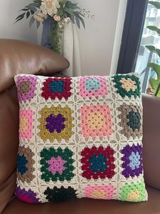 Coussins de luxe personnalisés en macramé coton brodé en forme de coin multicolore pour la revente de magasins de textiles à la maison - Product Image 3