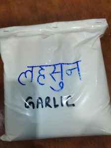 Poudre activateur de croissance capillaire longue et bouclée, biologique et végétalienne, à base d'Amla, d'Ashwagandha, de Bhringraj et de Moringa, pour cheveux abîmés et la réduction des cheveux gris prématurés - Product Image 3