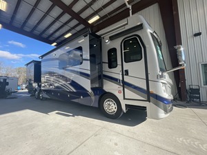 ผู้จำหน่ายรถบ้านมือสองปี 2024 รุ่น FLEET WOOD Discovery Lxe 44S Class A RV Camper Trailer สำหรับขาย - Product Image 6