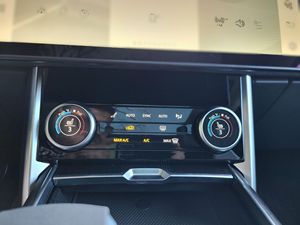 แลนด์โรเวอร์ เรนจ์โรเวอร์ สปอร์ต ปี 2023 395 แรงม้า เครื่องยนต์เทอร์โบชาร์จ 8 สูบ ขับเคลื่อนสี่ล้อ พร้อมอุปกรณ์ครบครัน เบาะหนัง ไฟหน้าซ้าย - Product Image 2