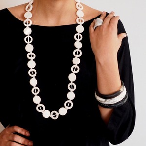 Joyería de maquillaje de lujo para mujer, con cuentas de resina multicolor, elegante diseño ovalado en forma de corazón, precio al por mayor Unisex - Product Image 5