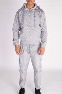 ชุดวอร์มกันลมสำหรับผู้ชาย ผ้าไนลอน 100% ระบายอากาศได้ดี ทรงปกติ ดีไซน์ทันสมัย - Product Image 5