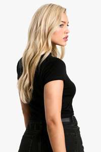 T-shirts courts blancs pour femmes personnalisés 300 GSM coton en vrac en gros sérigraphie bébé ajusté haut court T-Shirts pour filles - Product Image 2