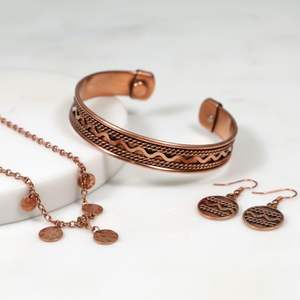 Brazalete Abierto Ajustable de Latón Plateado con Grabado, Diseño Moderno para Mujer, Joyería al por Mayor - Product Image 3