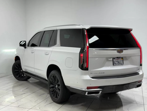 Cadillac Escalade 4 portes SUV 4x4 d'occasion 2022 - Prêt à être expédié - Product Image 5