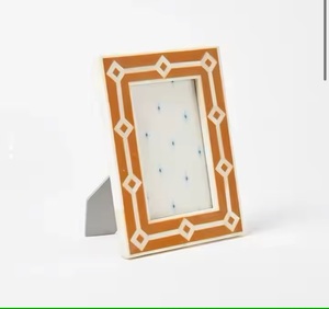 Marco de incrustaciones de hueso decorativo Premium hecho a mano con diseño de espiga para acentos interiores rústicos o bohemios modernos - Product Image 3